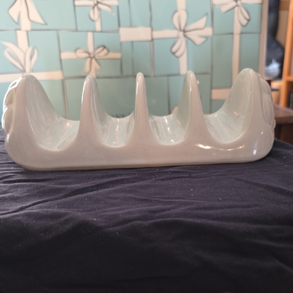 Chic White Ceramic Toast Holder